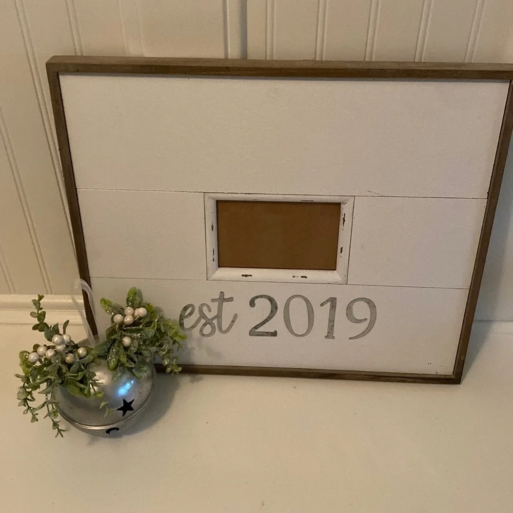 ❤️Beautiful Picture or Art Frame White Shiplap & Bleached Wood - Picture 1 of 5